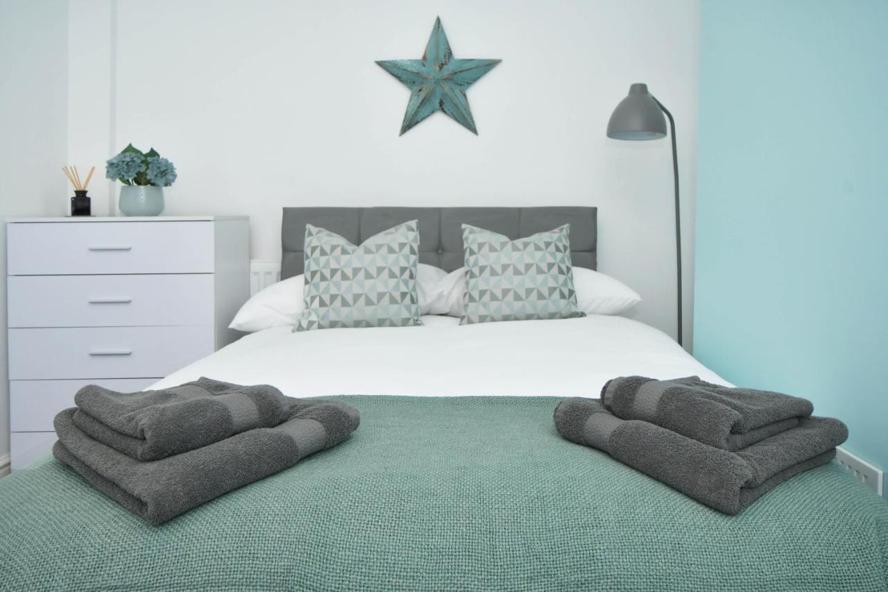 Find A Spacious And Stylish Escape In The City Centre At Sturgess House, Perfect For Longer Stays! Stoke-on-Trent Экстерьер фото